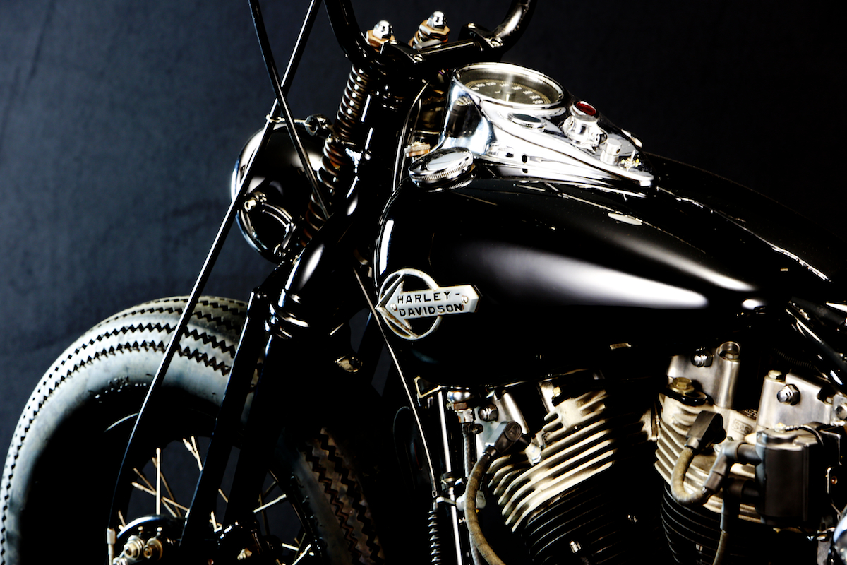 This custom…:WITH AN OLD STYLE H-D… YES, WE BELIEVE IT… 3